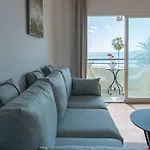 公寓 Cozy & Comfy Seaside Retreat In 埃斯特波纳