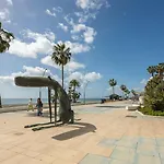 公寓 Cozy & Comfy Seaside Retreat In *