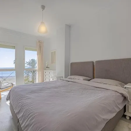 Cozy & Comfy Seaside Retreat In Estepona