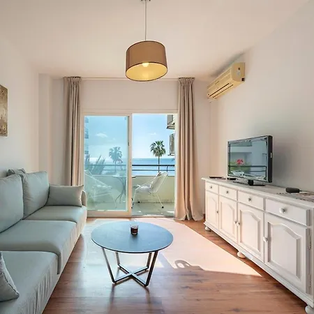 Cozy & Comfy Seaside Retreat In Apartment Estepona