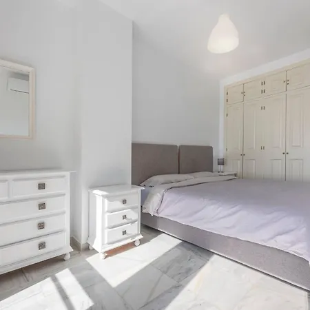 Appartement Cozy & Comfy Seaside Retreat In